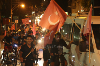 بالصور: المئات من أهالي يافا يشاركون في مسيرة احتفالية بفشل الانقلاب العسكري في تركيا 